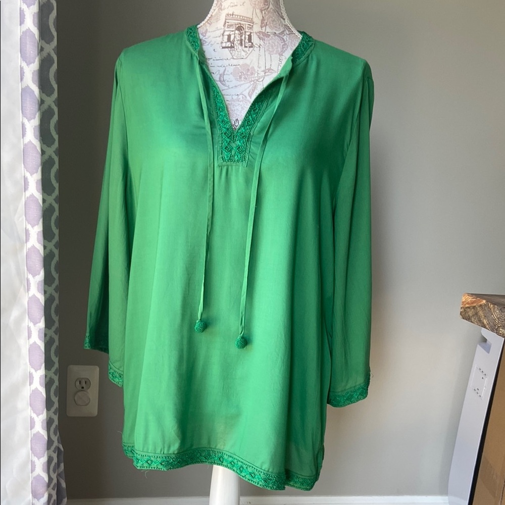 Chico’s Solid Amazon Green Embroidered Wide 3/4 Sleeve Top